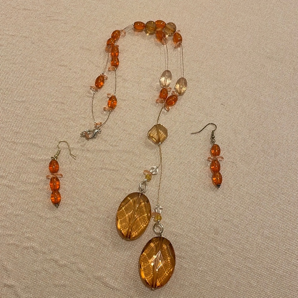 Vintage and elegant necklace and earrings set
